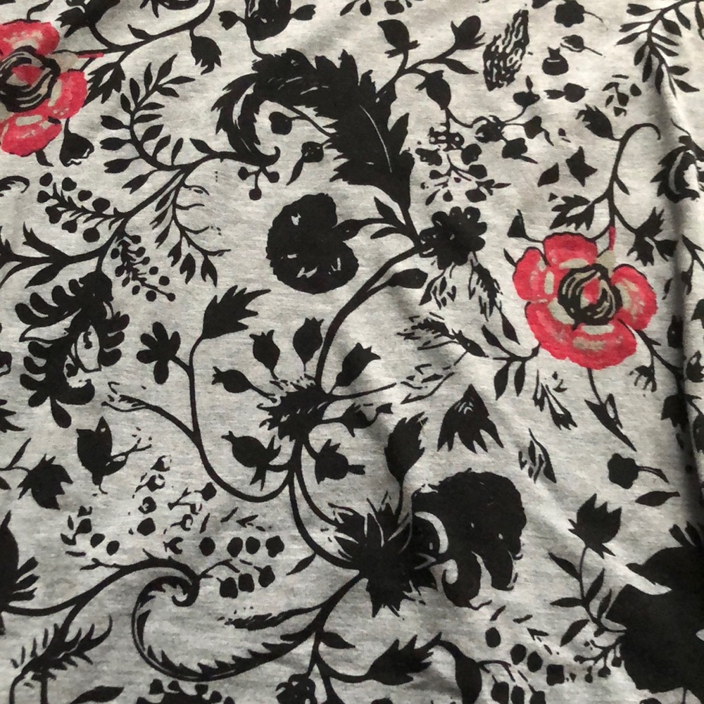 Lularoe Classic tee